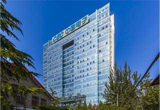 道路防护水泥隔离墩安装怎么收费